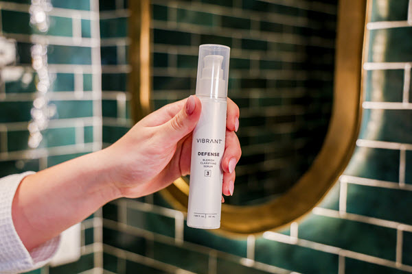 VIBRANT® DEFENSE Blemish Clarifying Serum