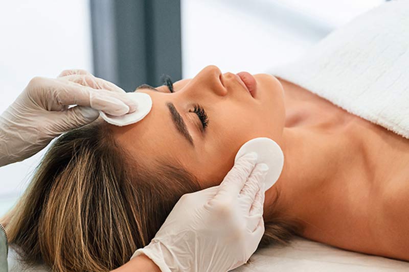 Key ingredients in professional chemical peels for acne scars