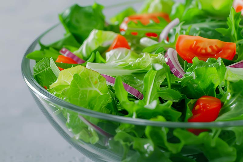 Green leafy vegetables for gut and skin health