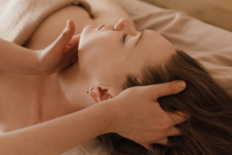 What is a holistic esthetician?