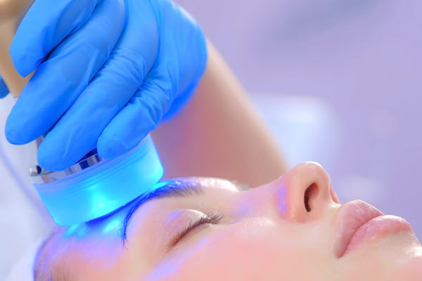 Light therapy treatment for skin inflammation.