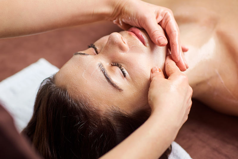 5 massage techniques to relieve tension at home, from a Philadelphia massage  therapist.