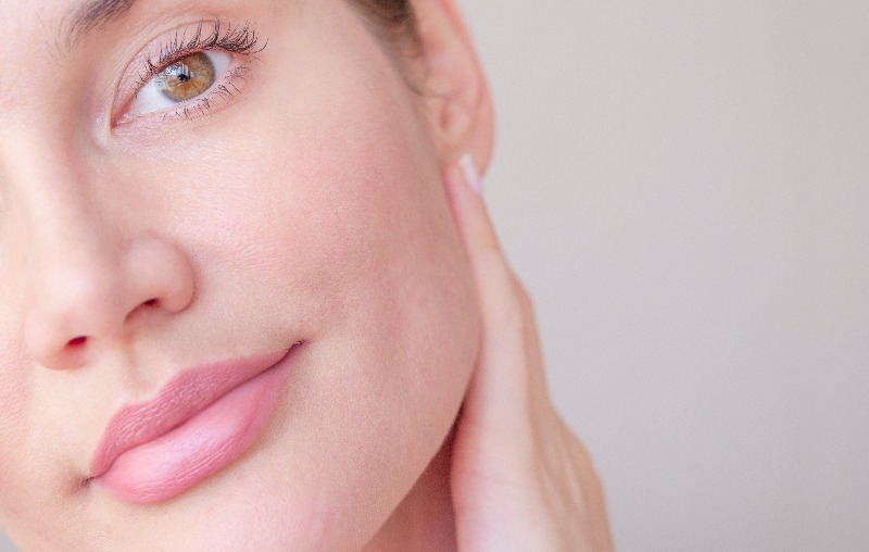 Things to know before choosing dermaplaning.